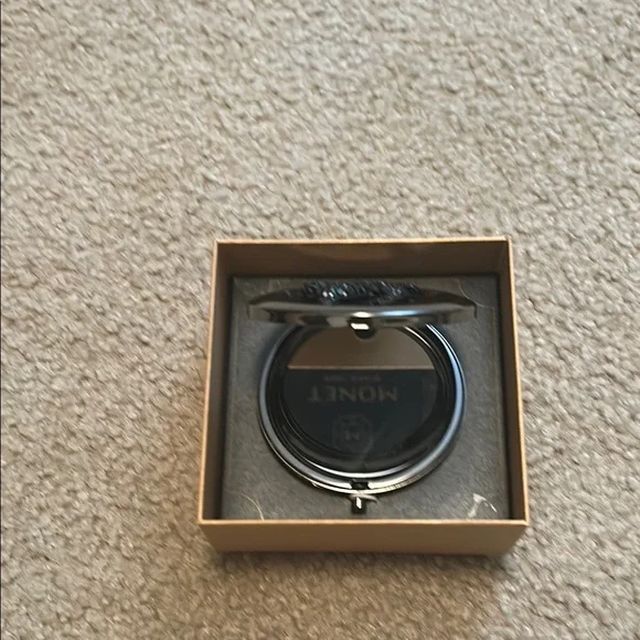 Monet Black Cat Mirror Compact - Picture 5 of 5